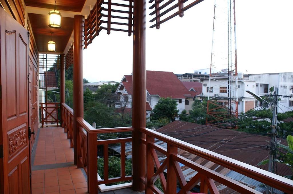Avilla Phasouk Hotel Vientiane Esterno foto