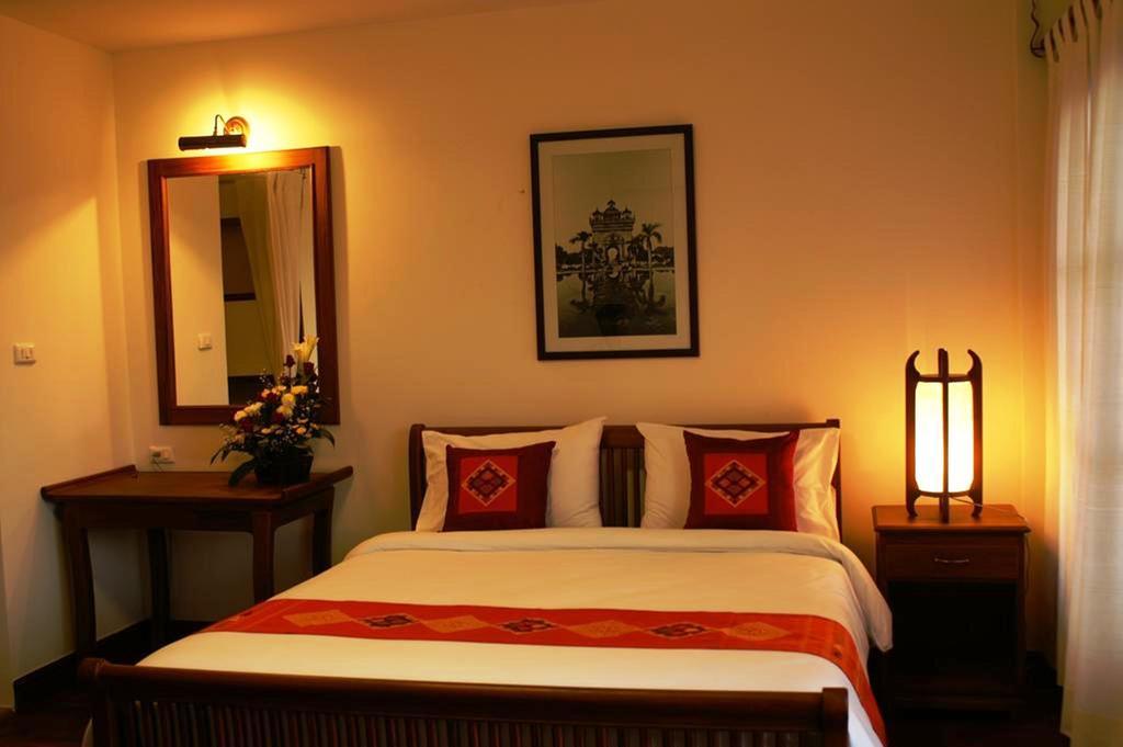 Avilla Phasouk Hotel Vientiane Esterno foto