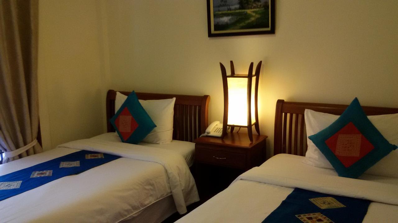 Avilla Phasouk Hotel Vientiane Esterno foto