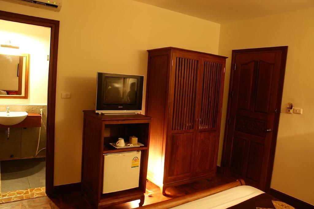 Avilla Phasouk Hotel Vientiane Esterno foto